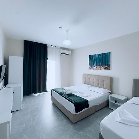 Molla Hotel Restorant Shëngjin Екстериор снимка