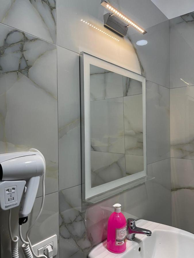 Molla Hotel Restorant Shëngjin Екстериор снимка