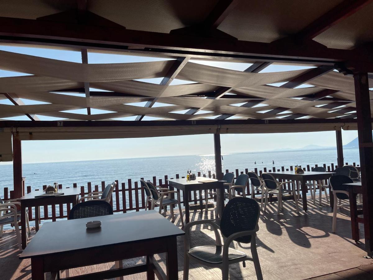 Molla Hotel Restorant Shëngjin Екстериор снимка