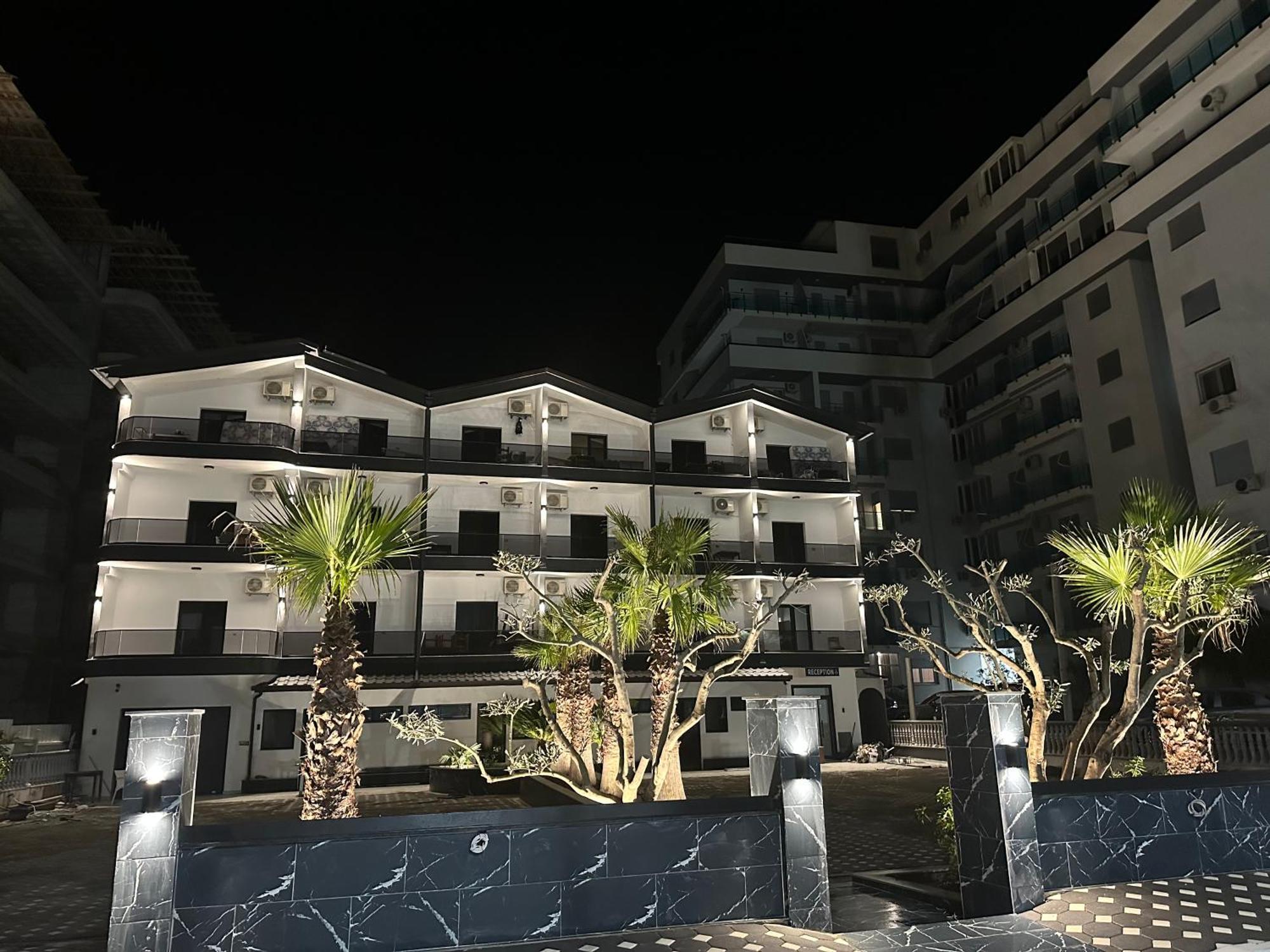Molla Hotel Restorant Shëngjin Екстериор снимка