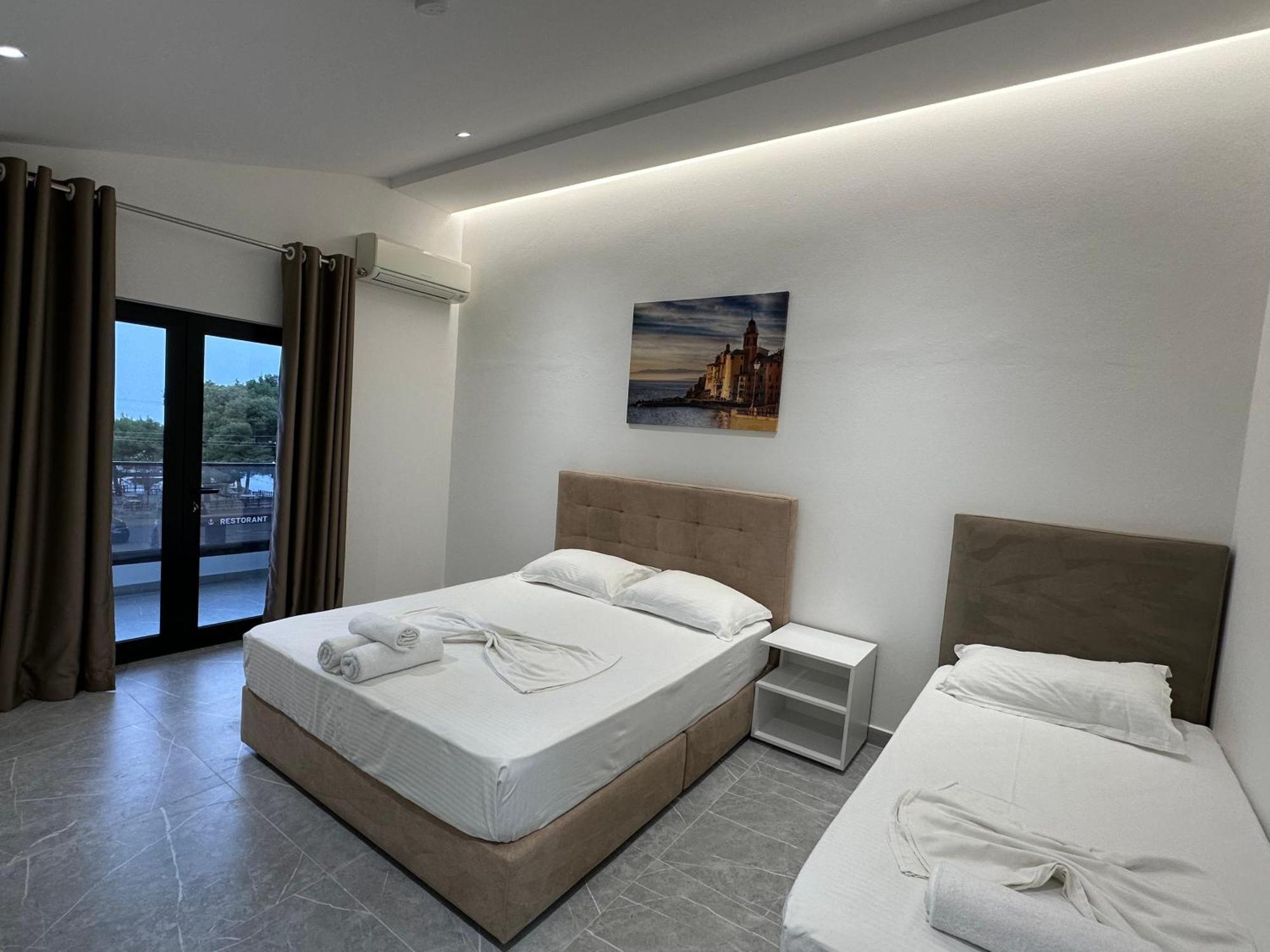 Molla Hotel Restorant Shëngjin Екстериор снимка