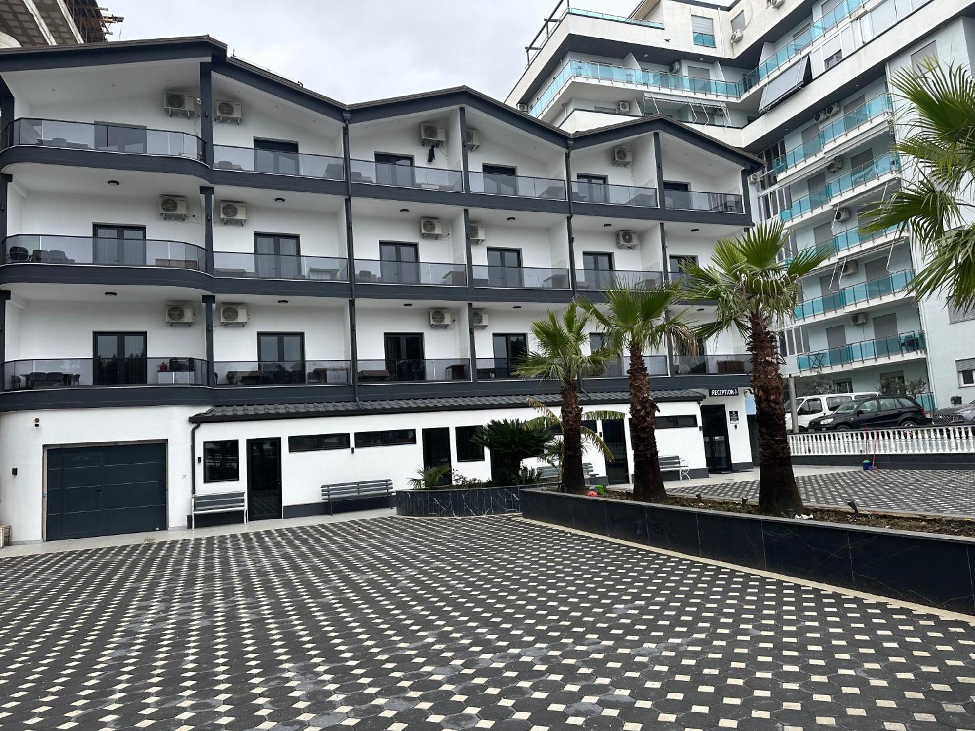 Molla Hotel Restorant Shëngjin Екстериор снимка