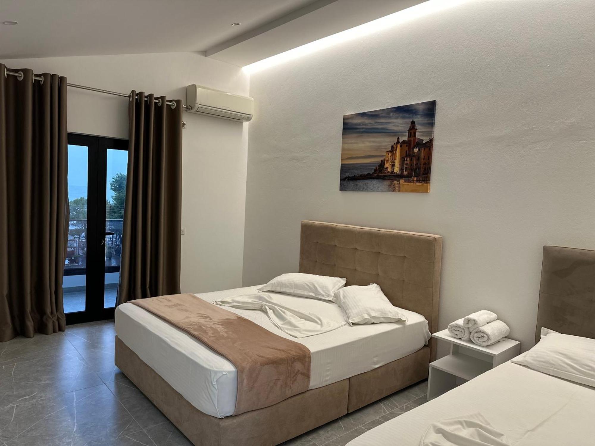 Molla Hotel Restorant Shëngjin Екстериор снимка