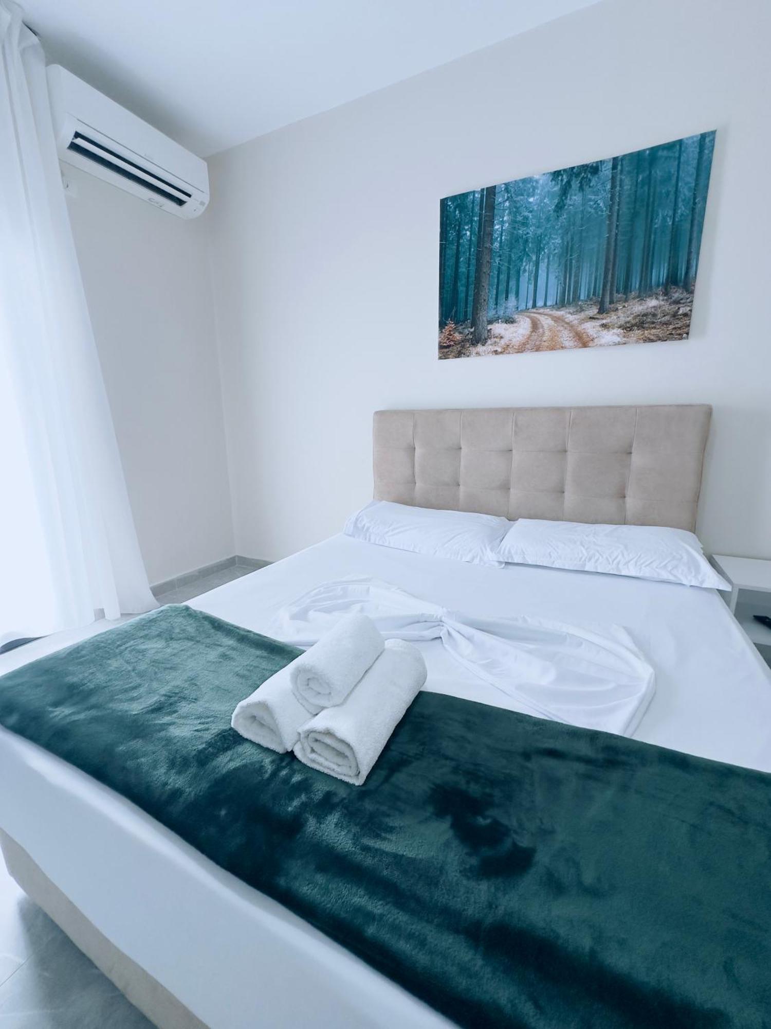 Molla Hotel Restorant Shëngjin Екстериор снимка