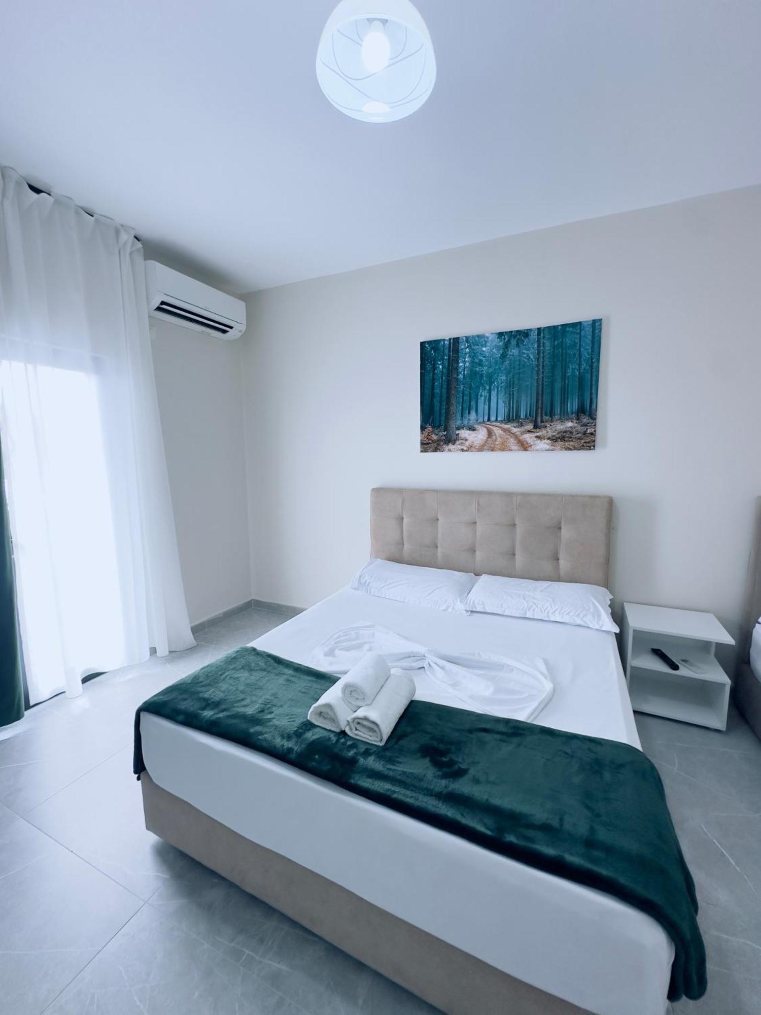 Molla Hotel Restorant Shëngjin Екстериор снимка