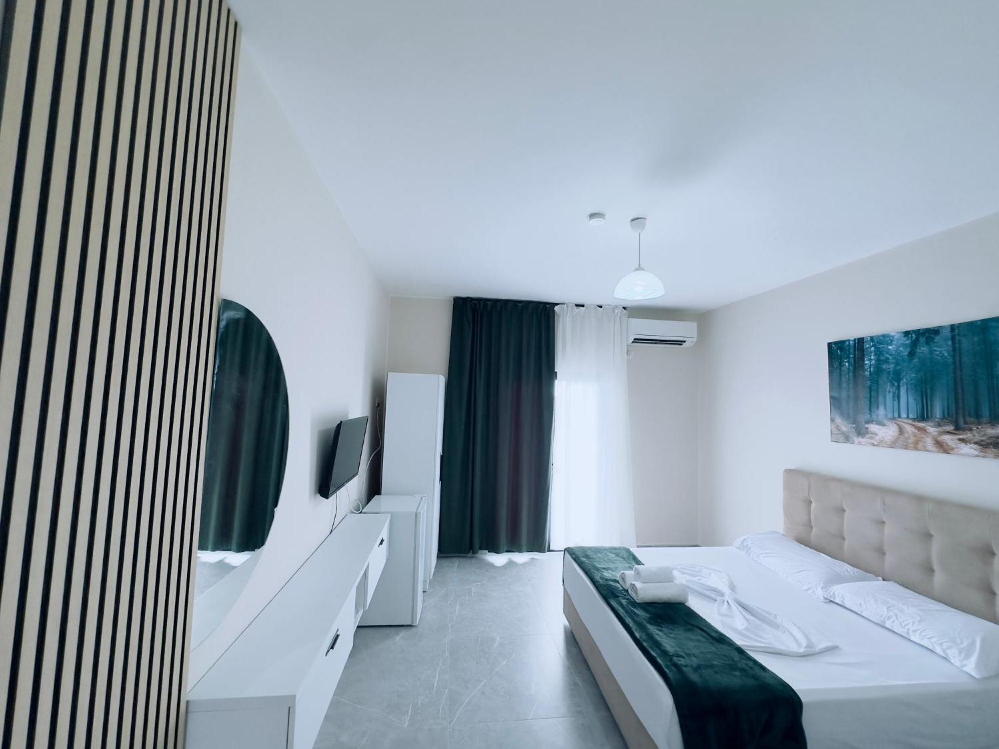 Molla Hotel Restorant Shëngjin Екстериор снимка